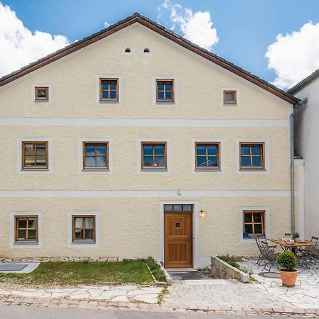 Gehobenes Ambiente In Historischer Wohnung Walting Zewnętrze zdjęcie