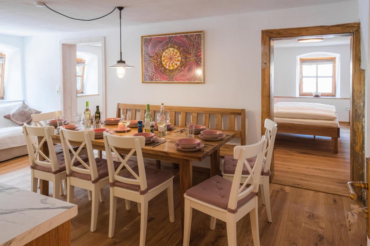 Gehobenes Ambiente In Historischer Wohnung Walting Zewnętrze zdjęcie
