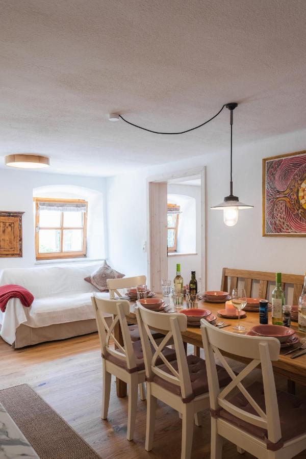 Gehobenes Ambiente In Historischer Wohnung Walting Zewnętrze zdjęcie