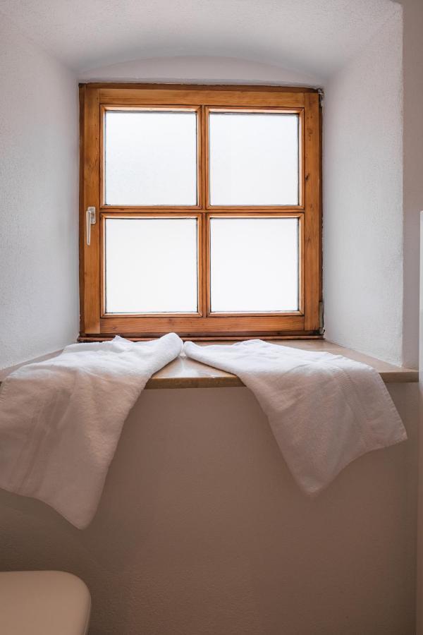 Gehobenes Ambiente In Historischer Wohnung Walting Zewnętrze zdjęcie