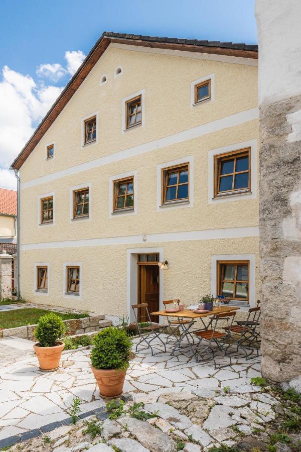 Gehobenes Ambiente In Historischer Wohnung Walting Zewnętrze zdjęcie